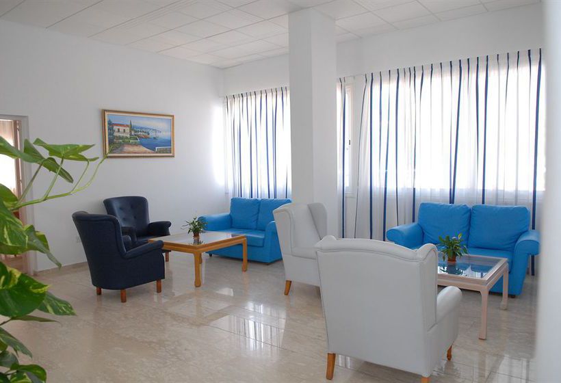 Maistros Hotel Apartments & Bungalows