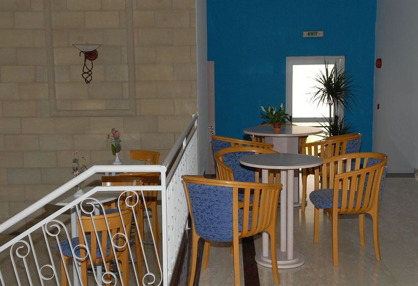 Maistros Hotel Apartments & Bungalows