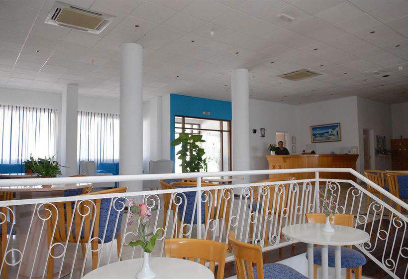 Maistros Hotel Apartments & Bungalows