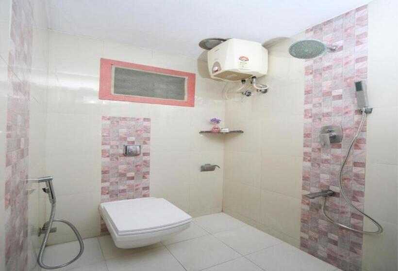 Max Classic Serviced Apartment