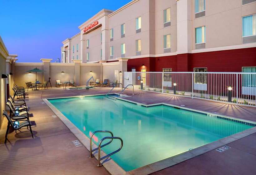 汽车旅馆  Hampton Inn & Suites Blythe