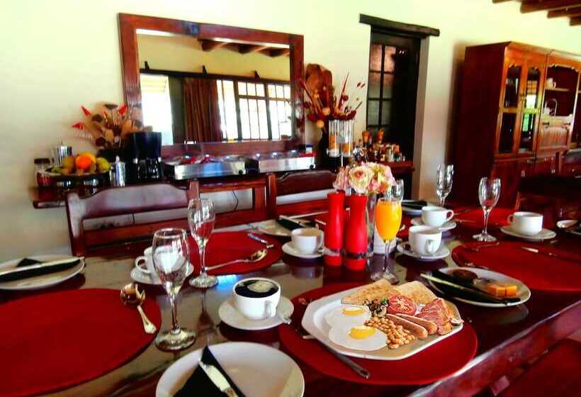 Пансион African Footprints Lodge