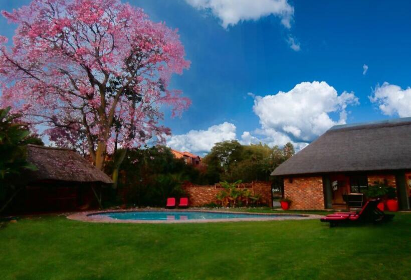 Пансион African Footprints Lodge