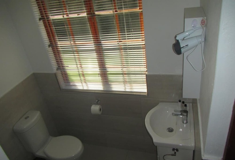 Пансион African Footprints Lodge