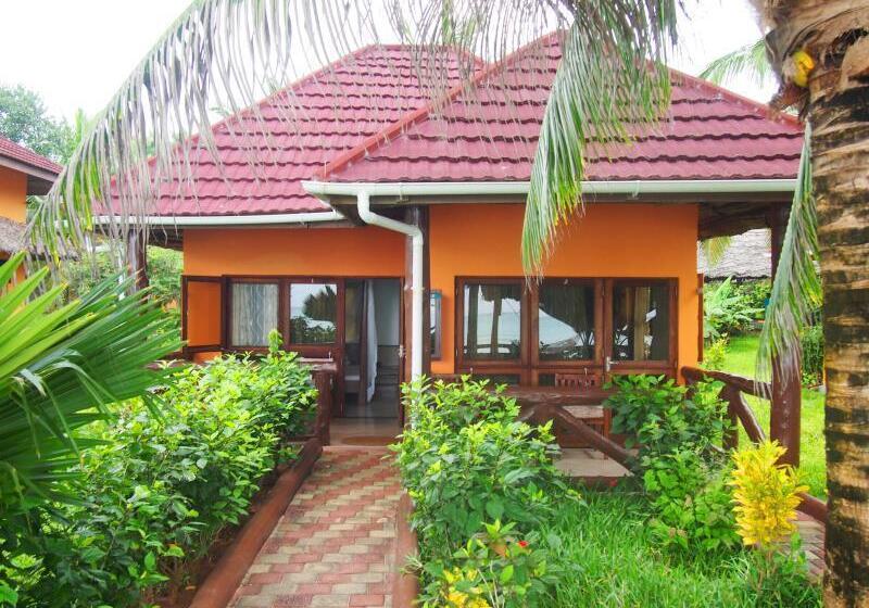 リゾートホテル Mnarani Beach Cottages