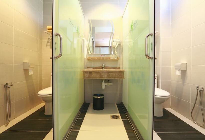 Summer Bay Resort Lang Tengah Island