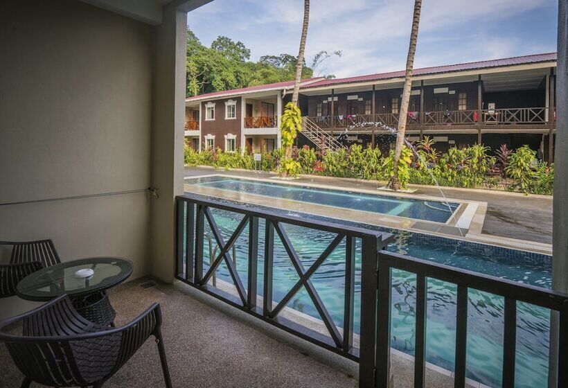 Summer Bay Resort Lang Tengah Island