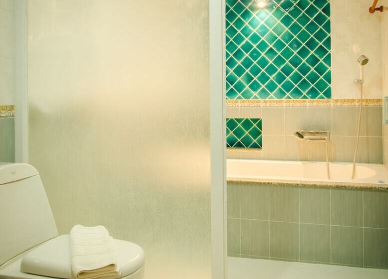 The Green Beach Resort