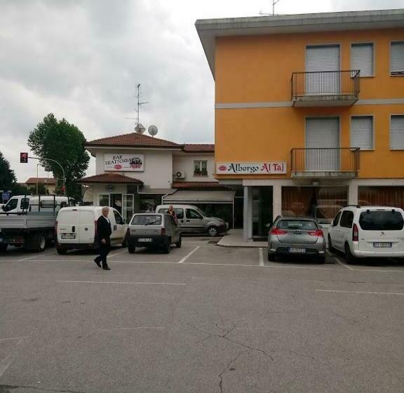 ホテル Albergo Trattoria Al Taj