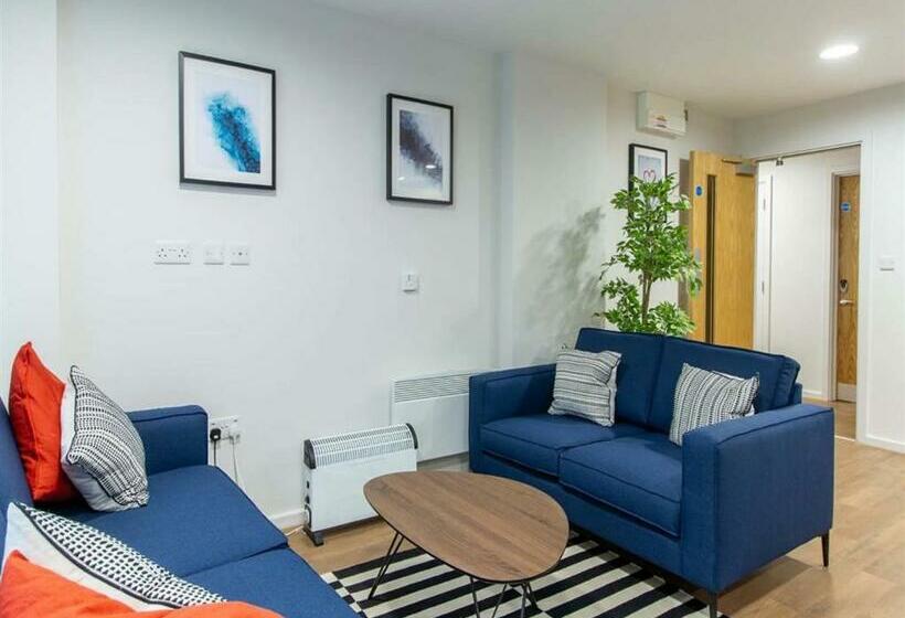 הוסטל Modern Ensuite Rooms, Chester   Sk