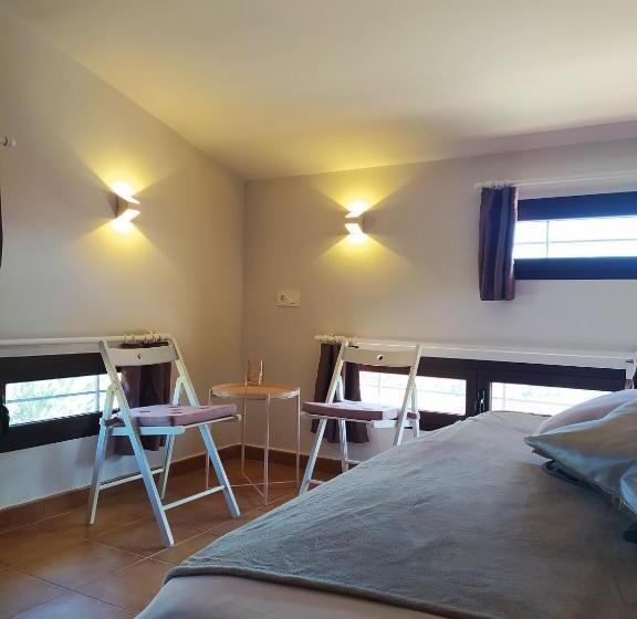 تختخواب و صبحانه Habitaciones En Finca Olivo Y Almendro