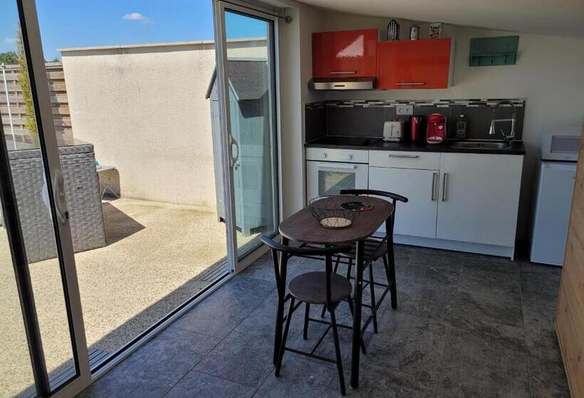 민박 La Pool House