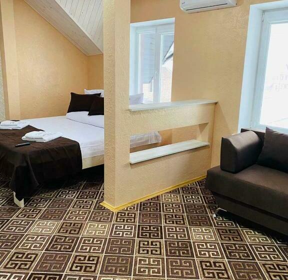 Hotel під явором New