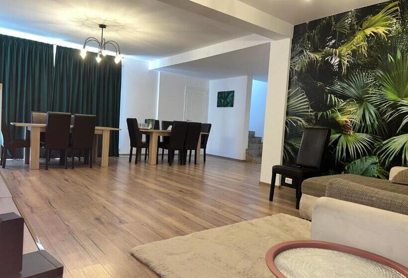 فندق Agropensiunea Vila Cristina