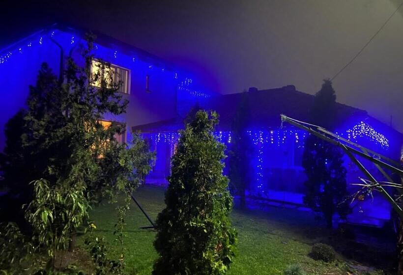 فندق Agropensiunea Vila Cristina