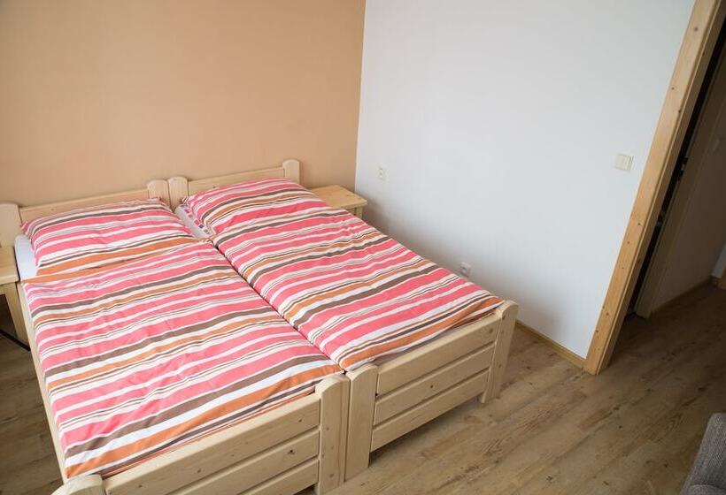 Balónový Hotel A Pivovar Radešín