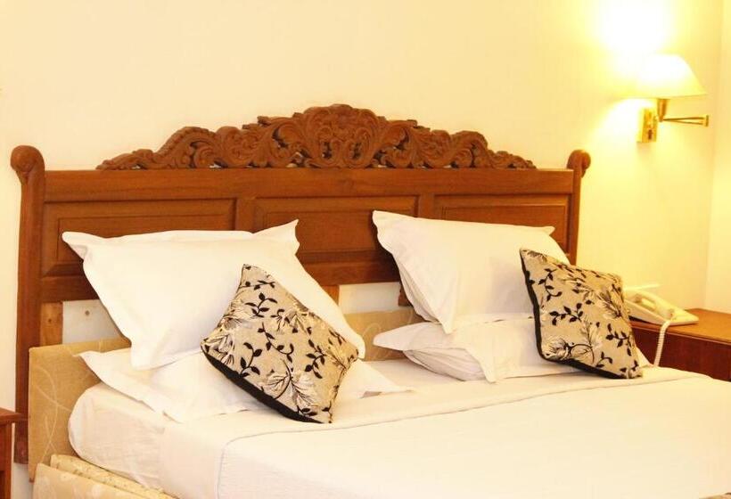 호텔 Bessota International