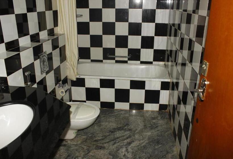 호텔 Bessota International