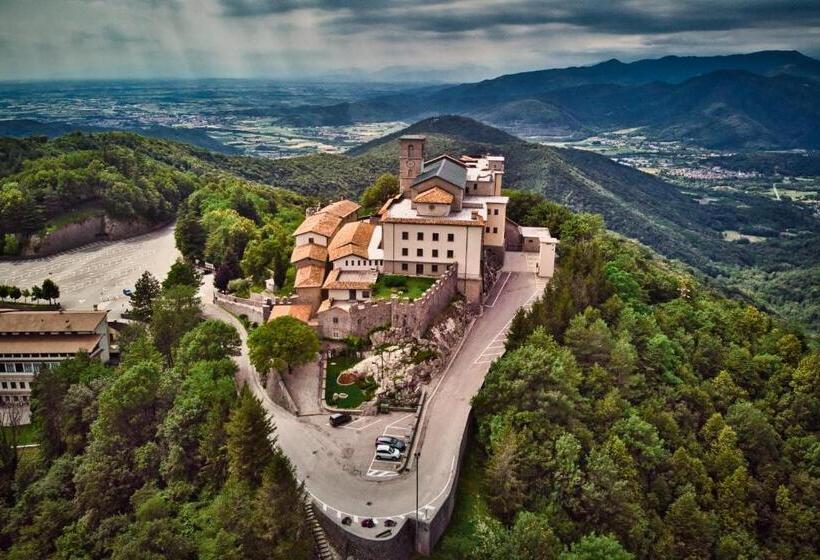 Отель B&b Casa Del Pellegrino Castelmonte