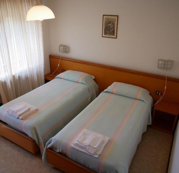 酒店 B&b Casa Del Pellegrino Castelmonte