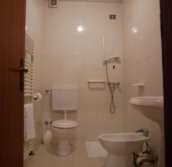 Отель B&b Casa Del Pellegrino Castelmonte