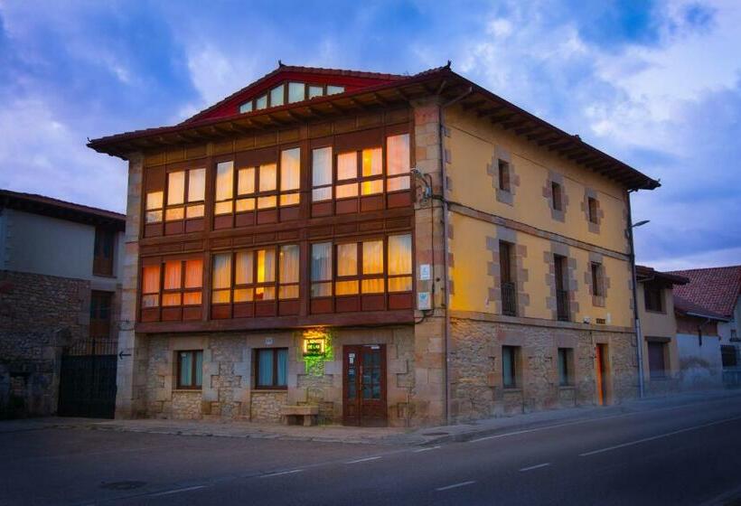 فندق El Rincón De Las Merindades