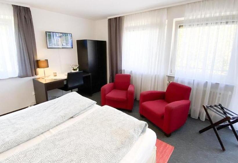 Отель Garni Bad Café Bad Niedernau