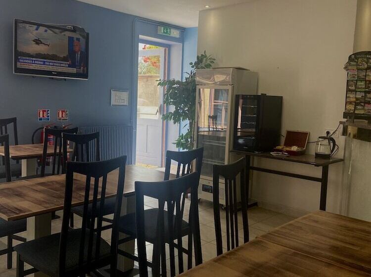 ホテル Hôtel Du Cerf