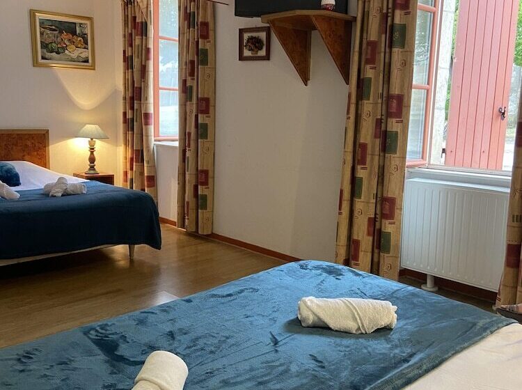 ホテル Hôtel Du Cerf