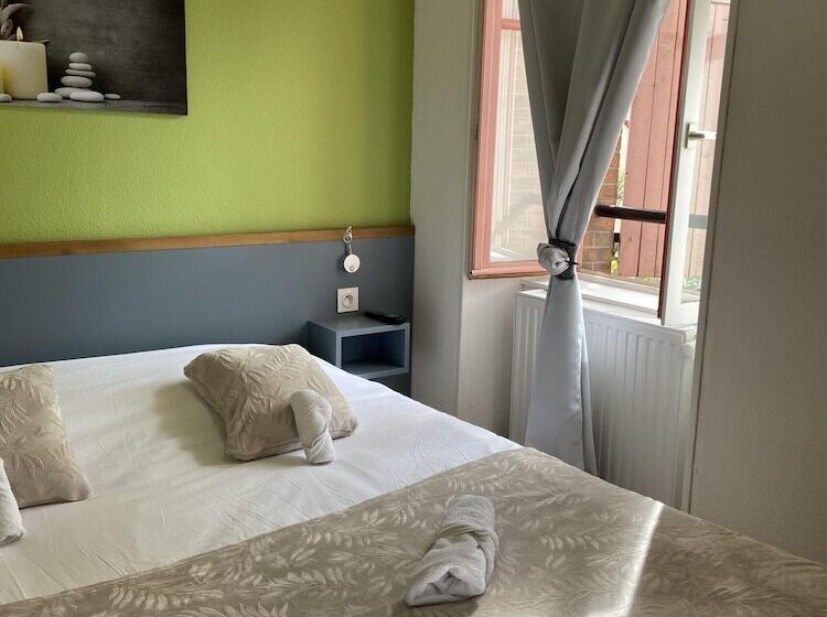 ホテル Hôtel Du Cerf