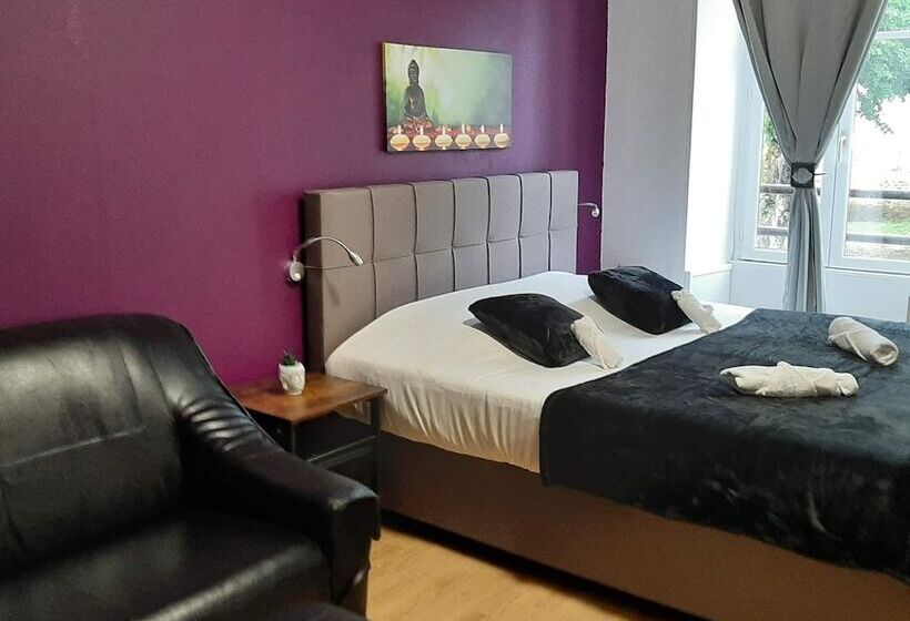 ホテル Hôtel Du Cerf