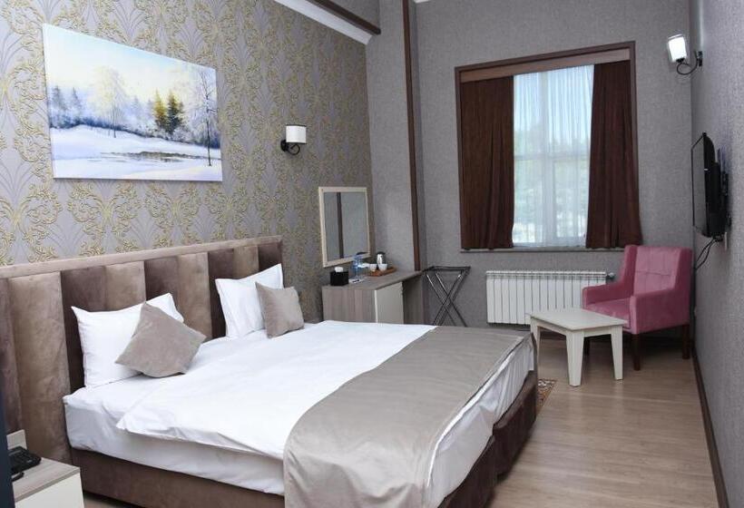 هتل Naxçıvan Palace