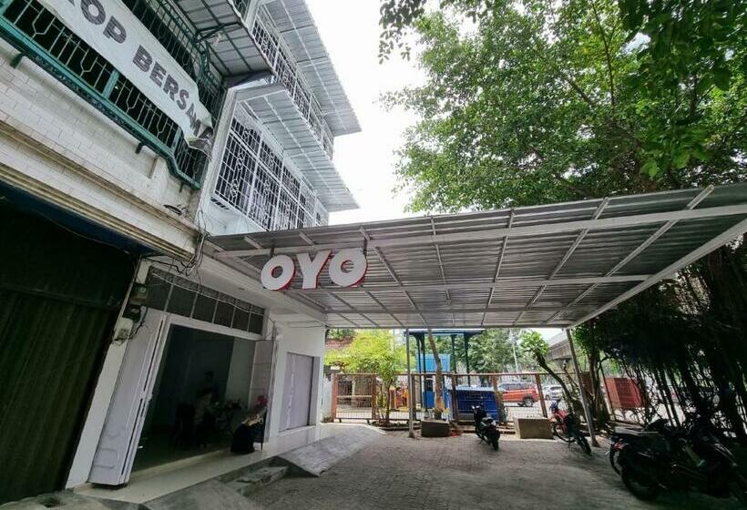 בית מלון כפרי Ada Guest House Medan Redpartner