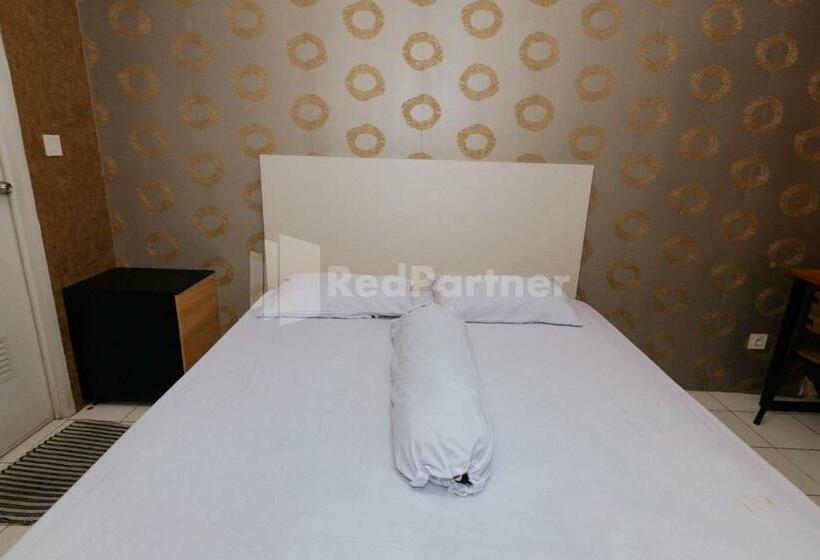 ホテル Redliving Apartemen Podomoro Golf View Queen Room Tower Dahoma