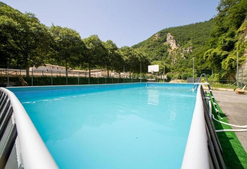 בית מלון כפרי Roccaporena & Margherita