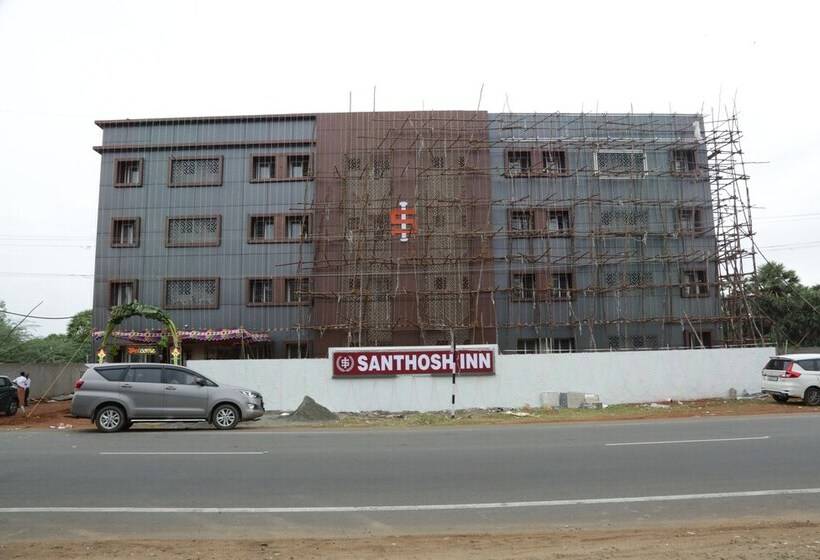 فندق Santhosh Inn