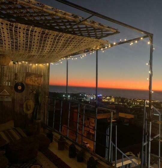 בית מלון כפרי Tamraght White Hostel