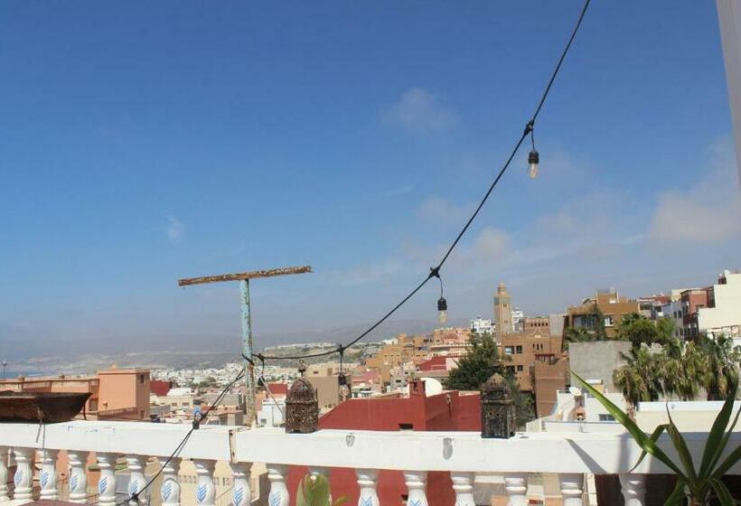 בית מלון כפרי Tamraght White Hostel