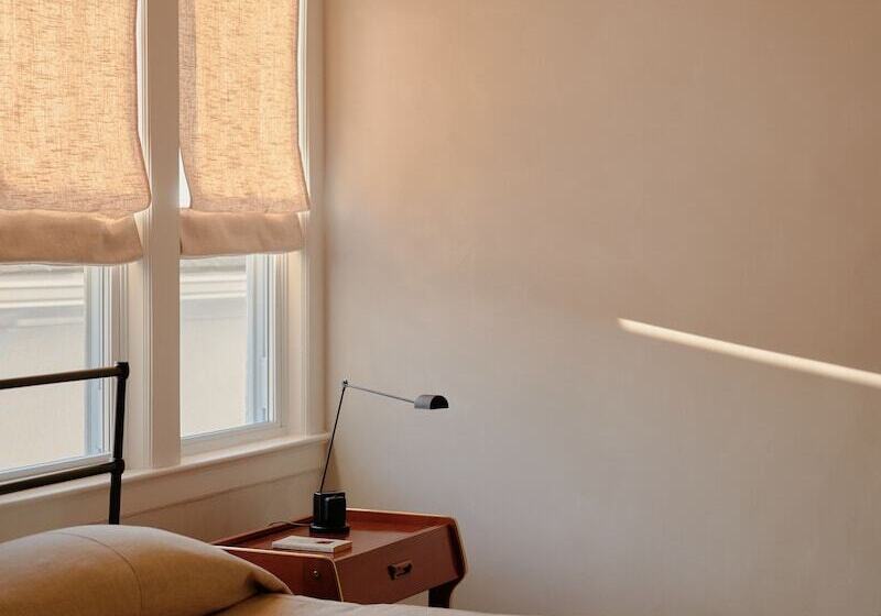 酒店 The James Bradley