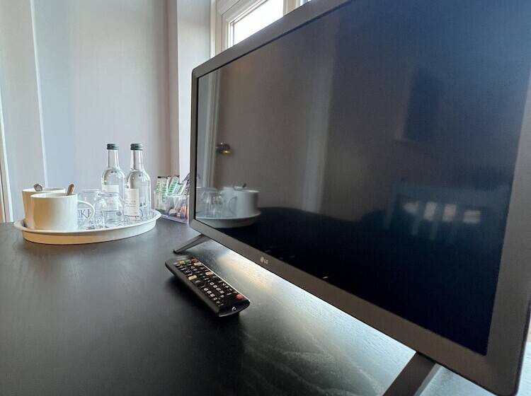 בית מלון כפרי The Six Bells