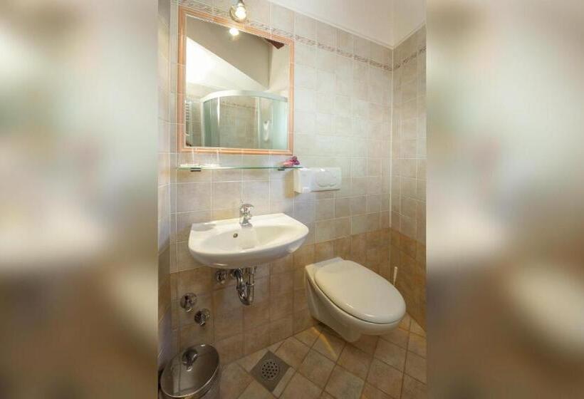 هتل Turistična Kmetija štanfel