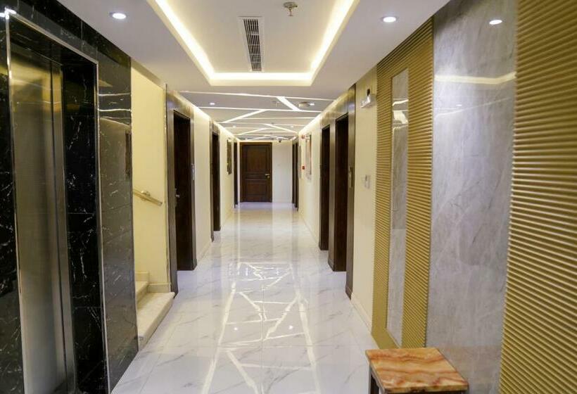 Отель Lophorina