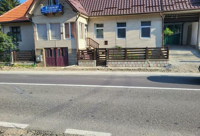 פנסיון Casa Ernst