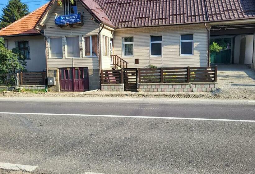 פנסיון Casa Ernst