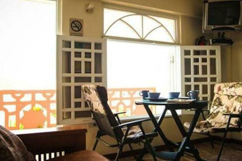 Pensiune Casa Robinson Guest House