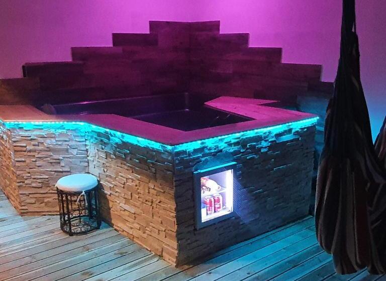 פנסיון Le13depic, Gite, Spa, Sauna, Piscine, Massage, Repas, Adult Only