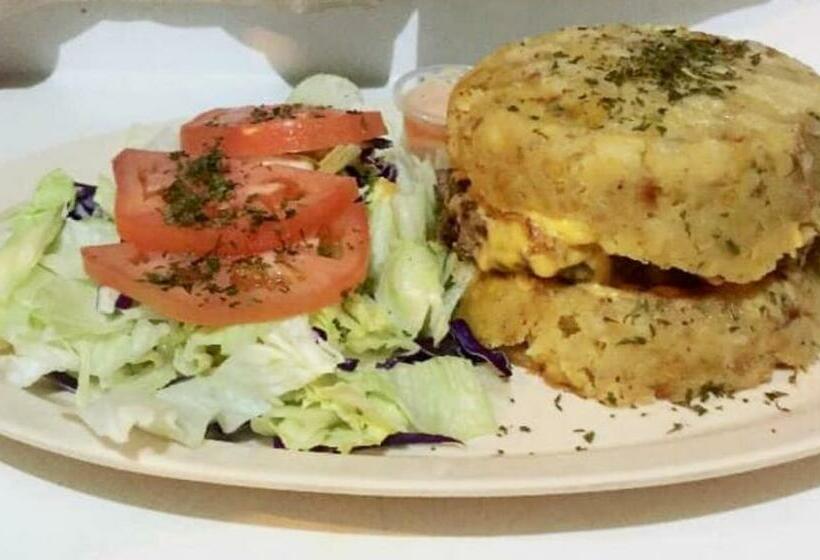 ペンション Naniqui Cottage   Only Adults  Parking Golf Car Only