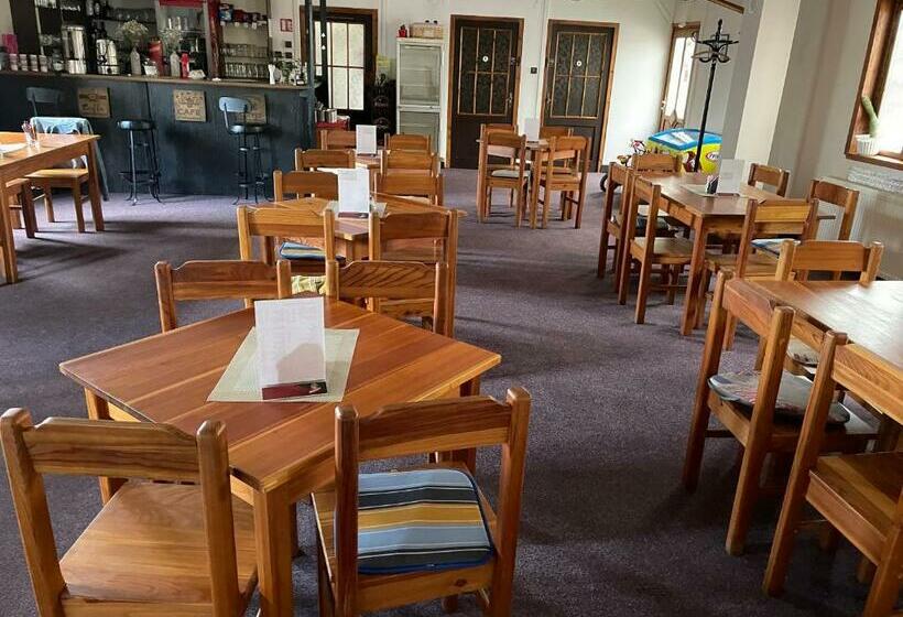 פנסיון Penzion Na Srubech