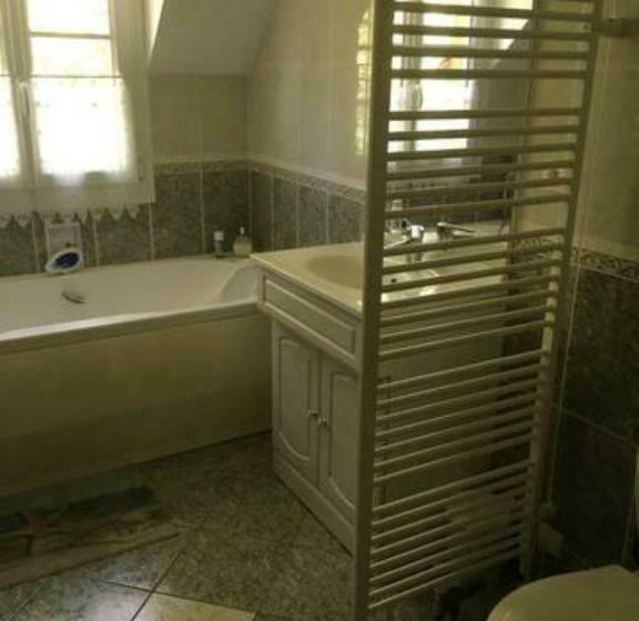 ペンション Rêves De Gamins, Chambre De Droite, 4 Couchages Dans Gîte De Campagne La Camusière, Proche Du Pôle E