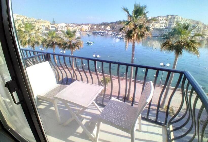 پانسیون Seafront Akwador